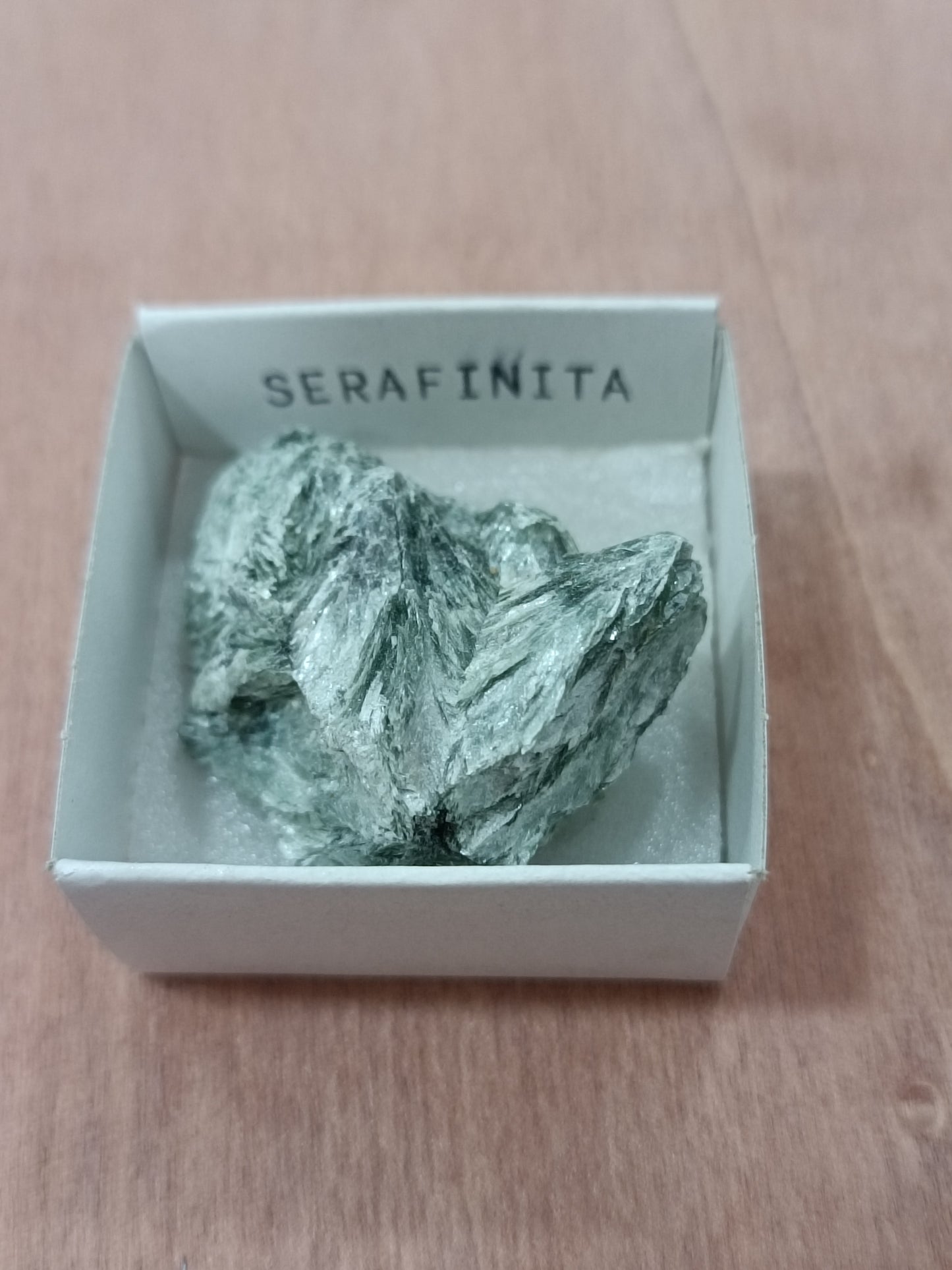 Mineral de colección Serafinita