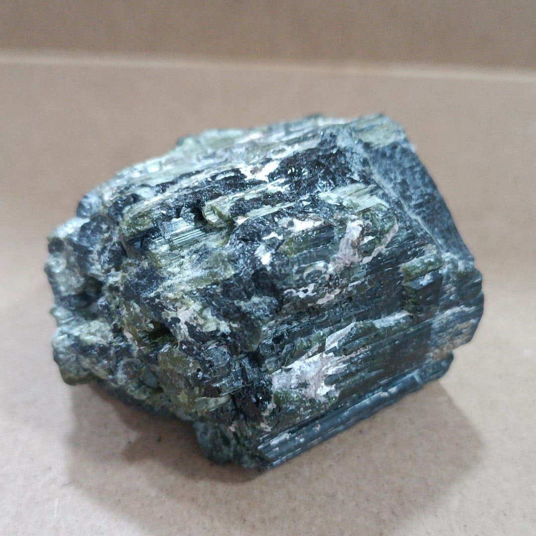 Masivo de Turmalina verde