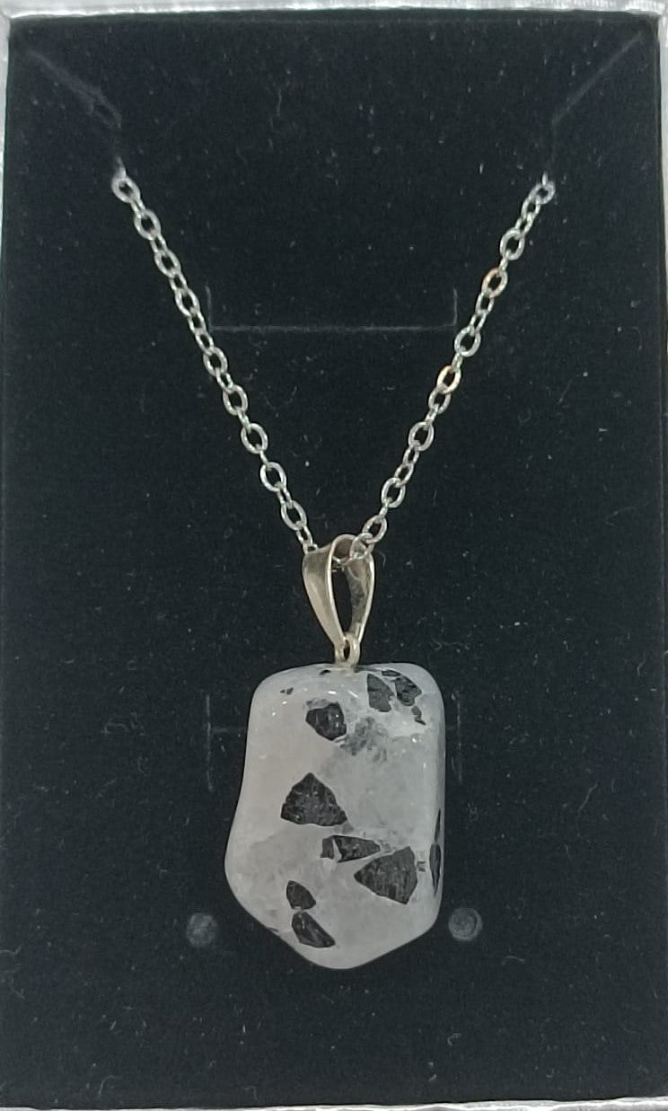 Colgante con anilla de plata variado pulido