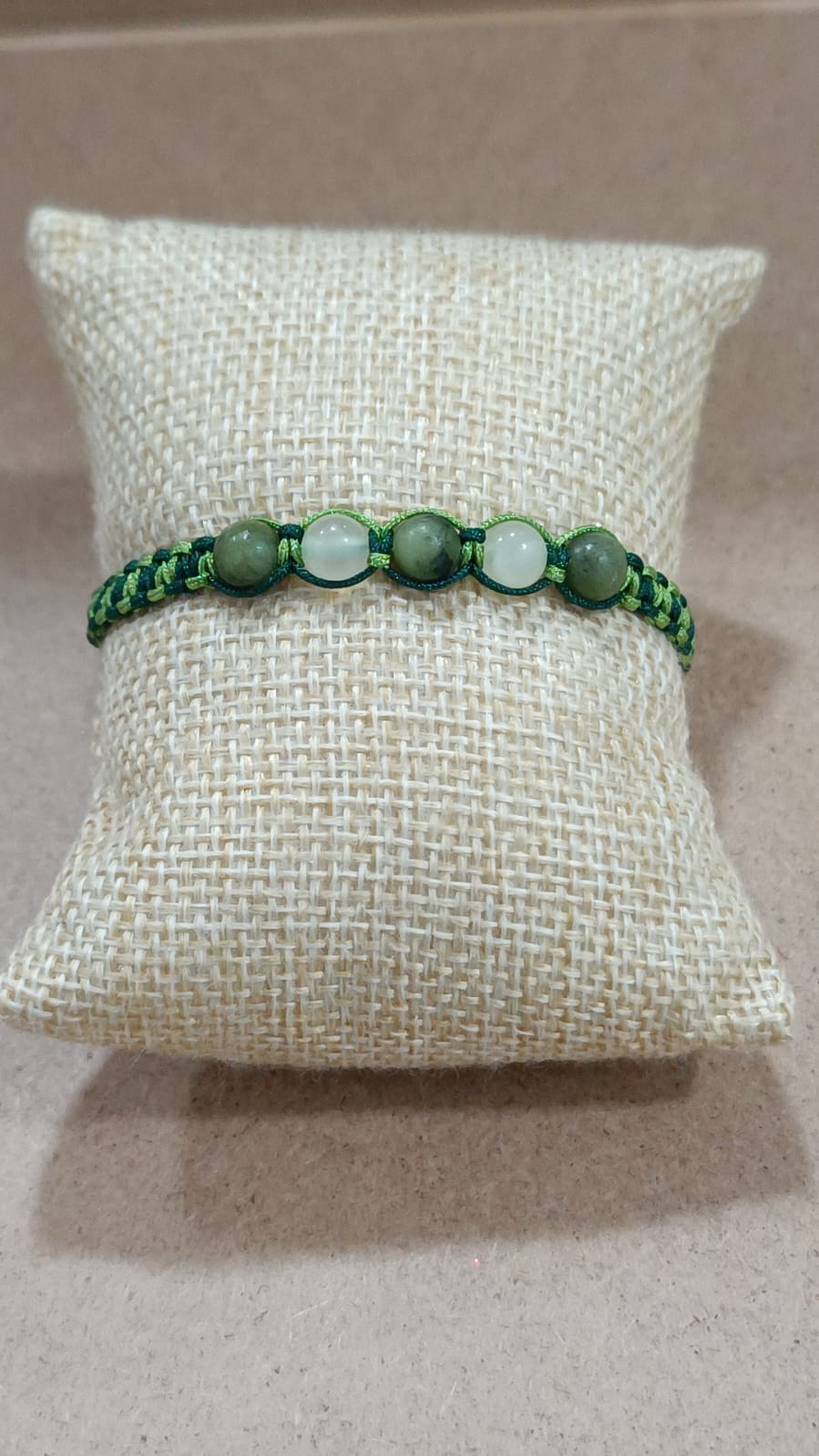 Pulseras de macramé y minerales (5 bolas)