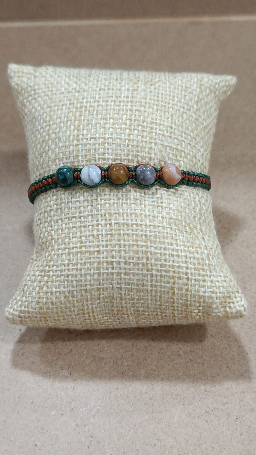 Pulseras de macramé y minerales (5 bolas)