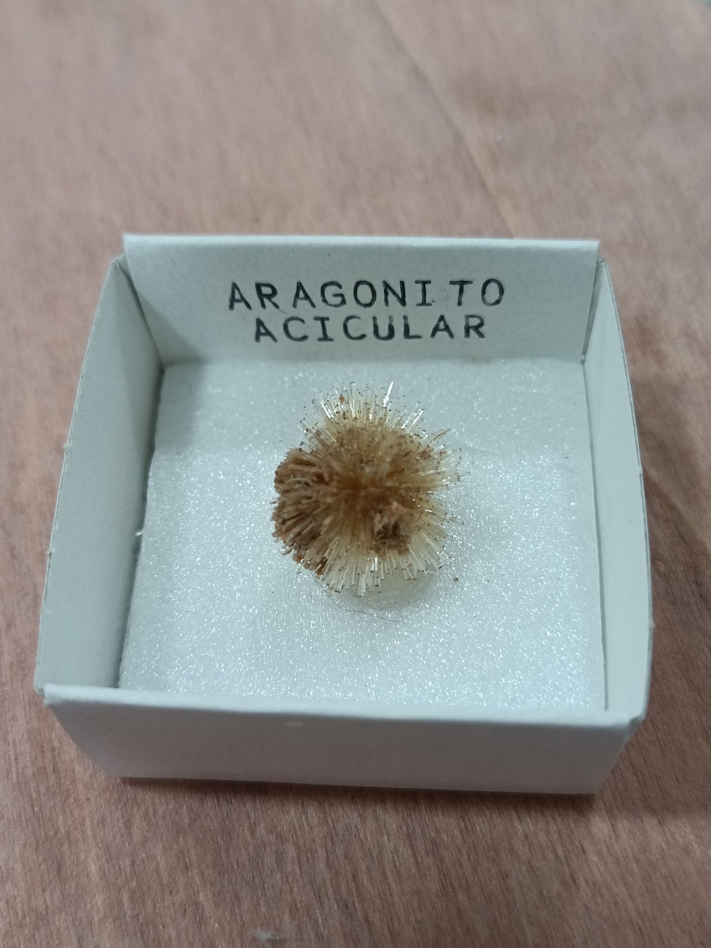 Mineral de colección Aragonito acicular
