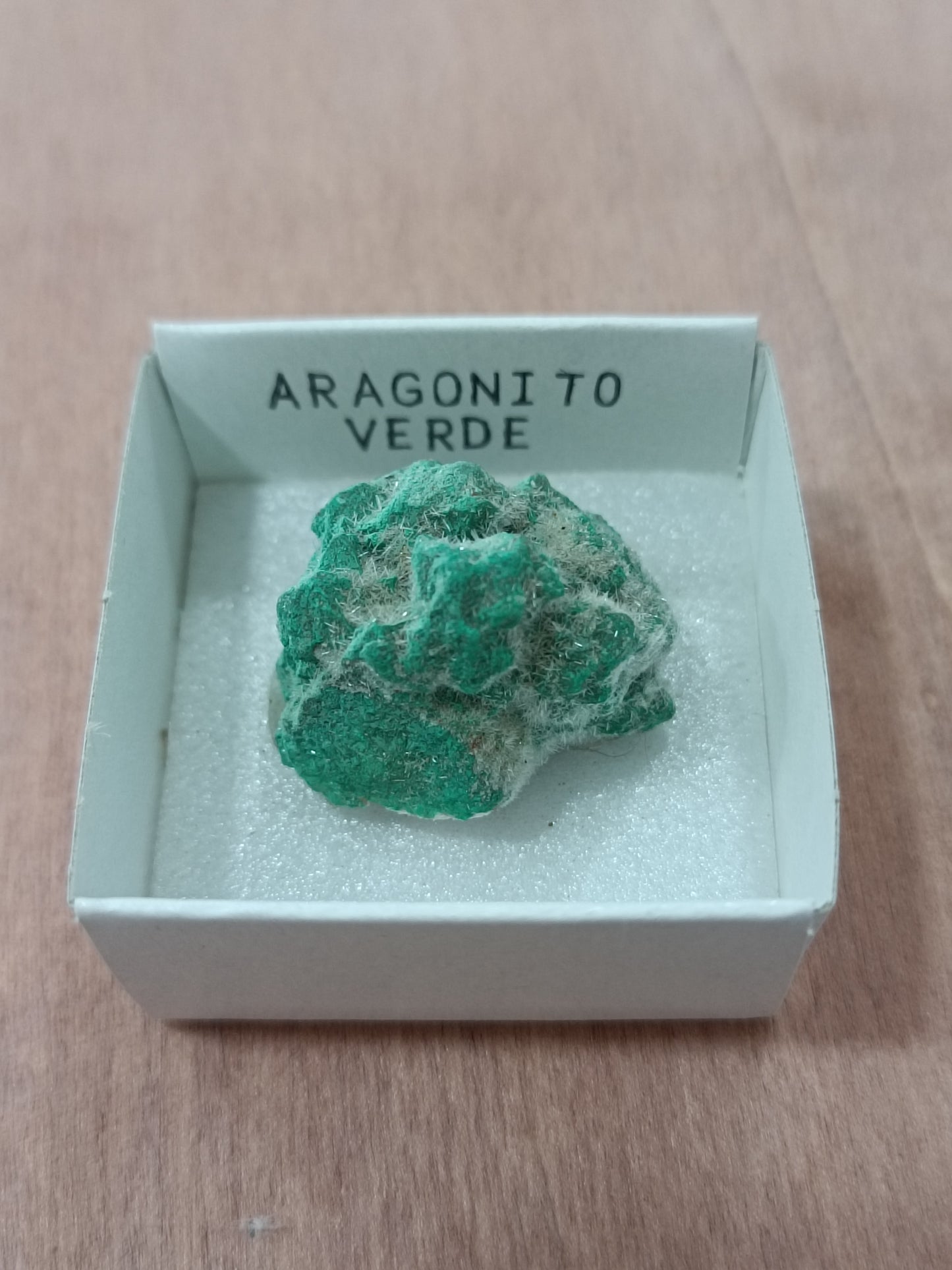Mineral de colección Aragonito verde