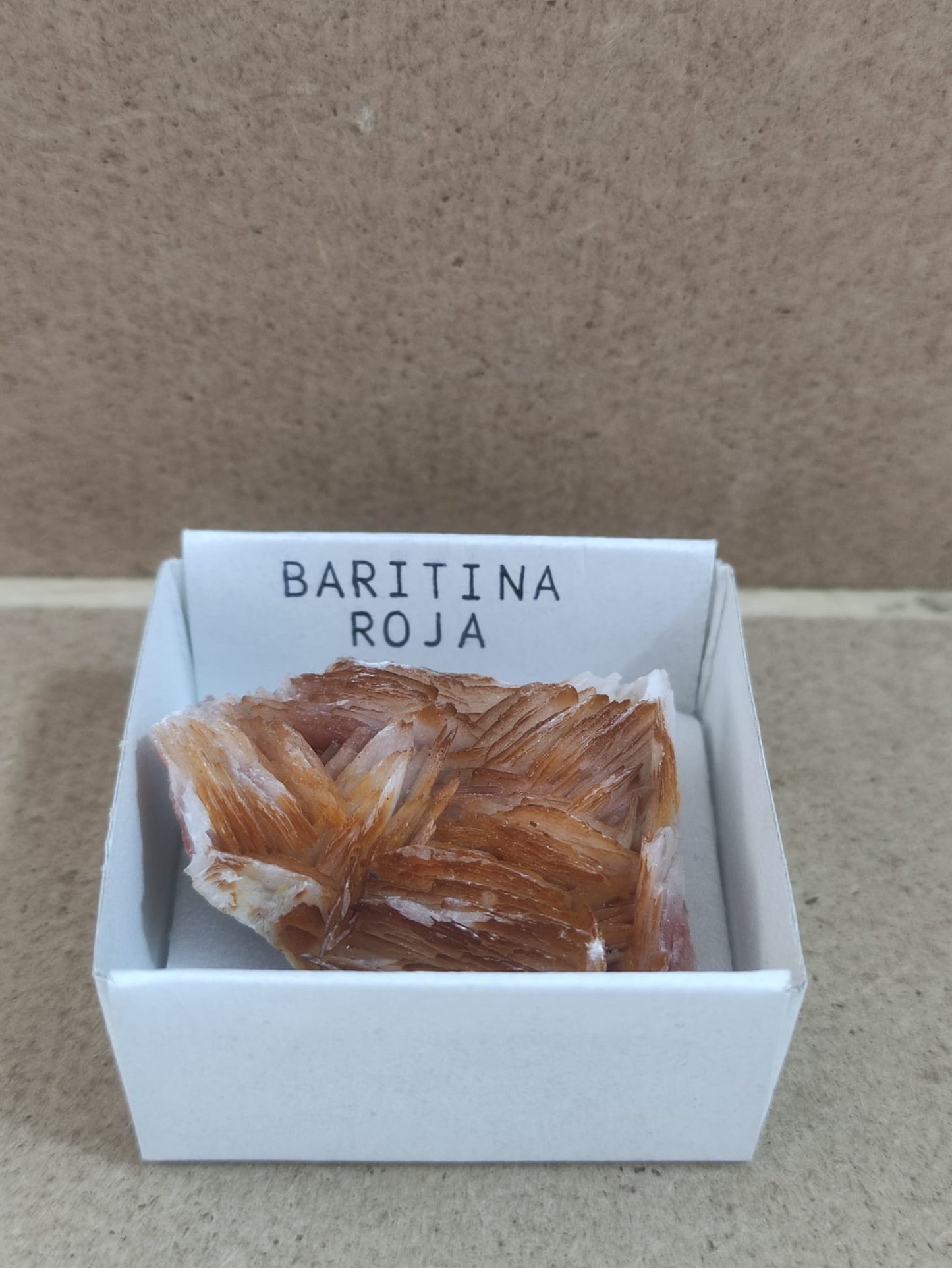 Mineral de colección Baritina roja
