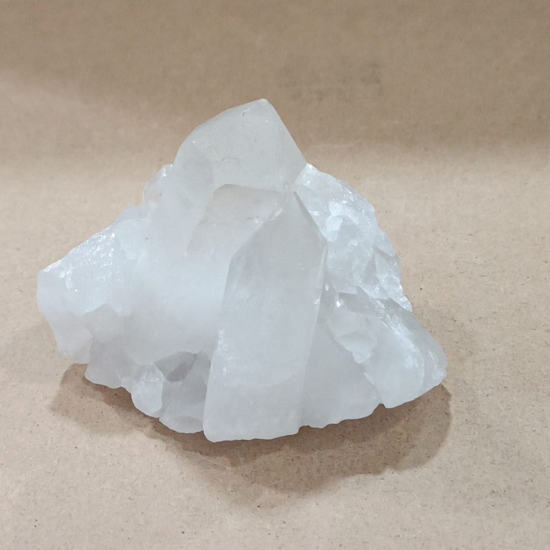 Masivo de Cuarzo cristal (formación en punta natural)