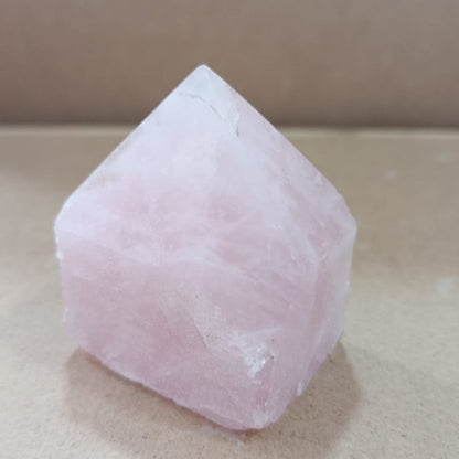 Punta semi-pulida Cuarzo rosa