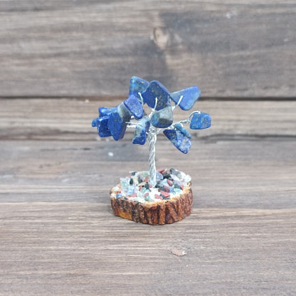 Árbol variado (base de madera)