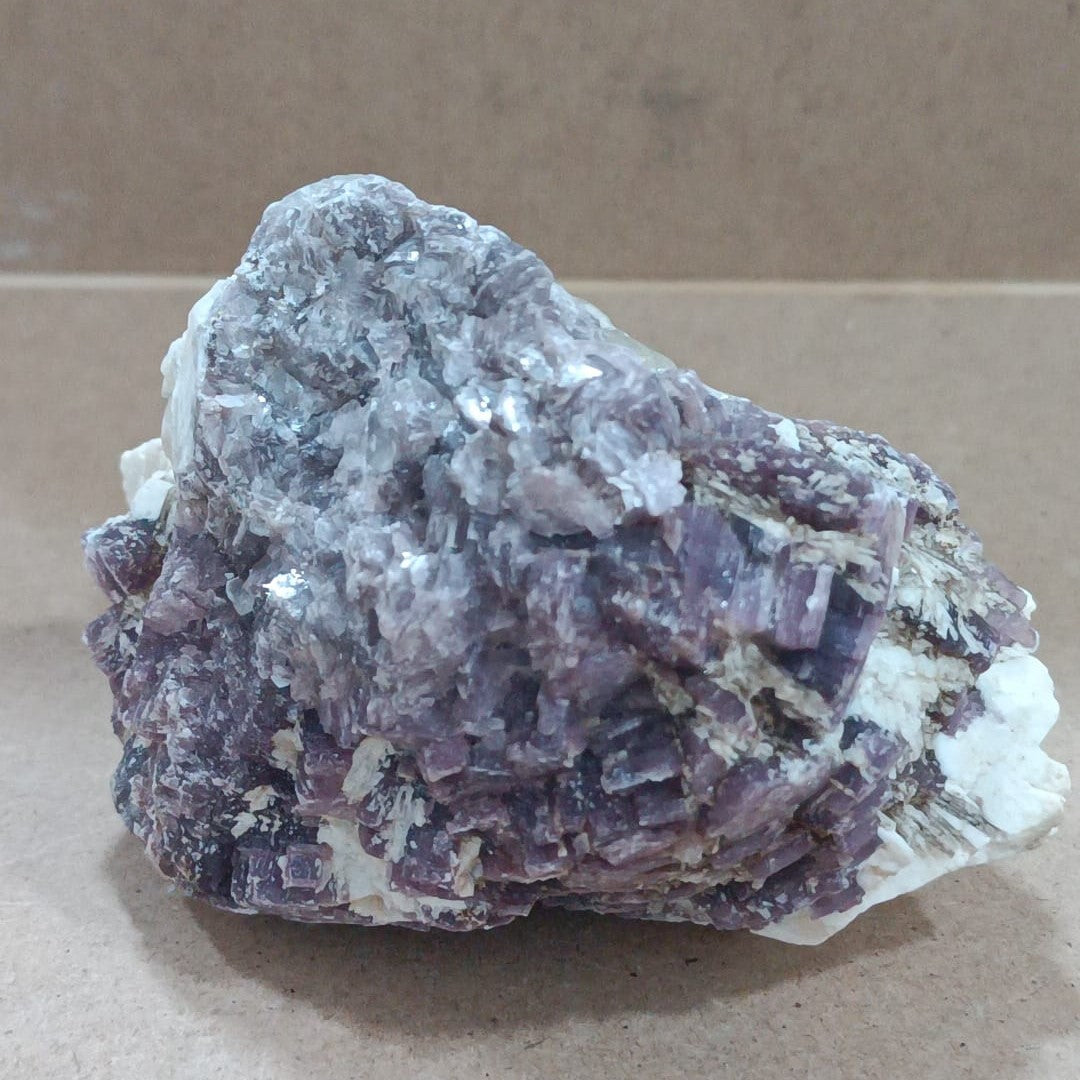 Masivo de Lepidolita con Mica