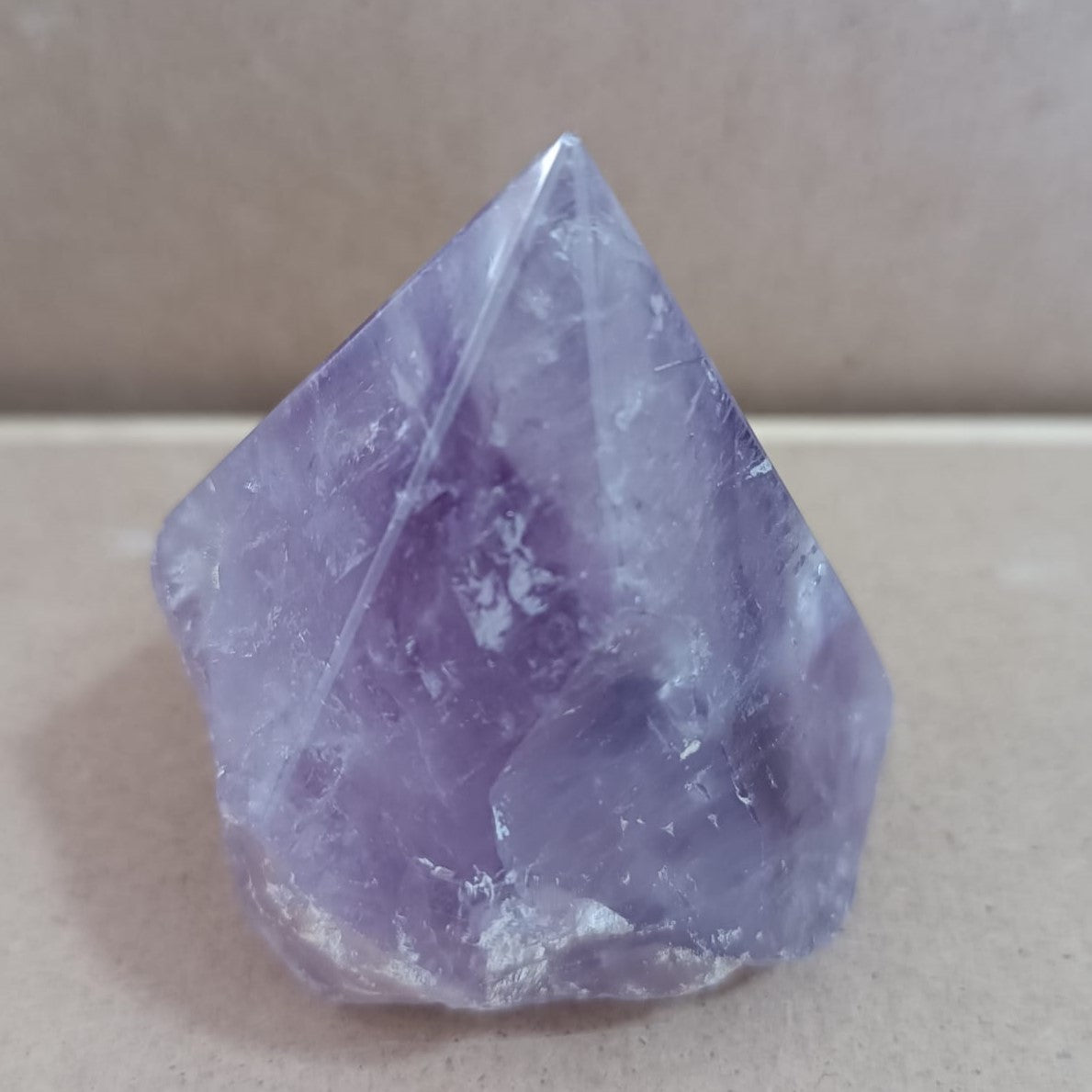 Punta semi-pulida de Amatista