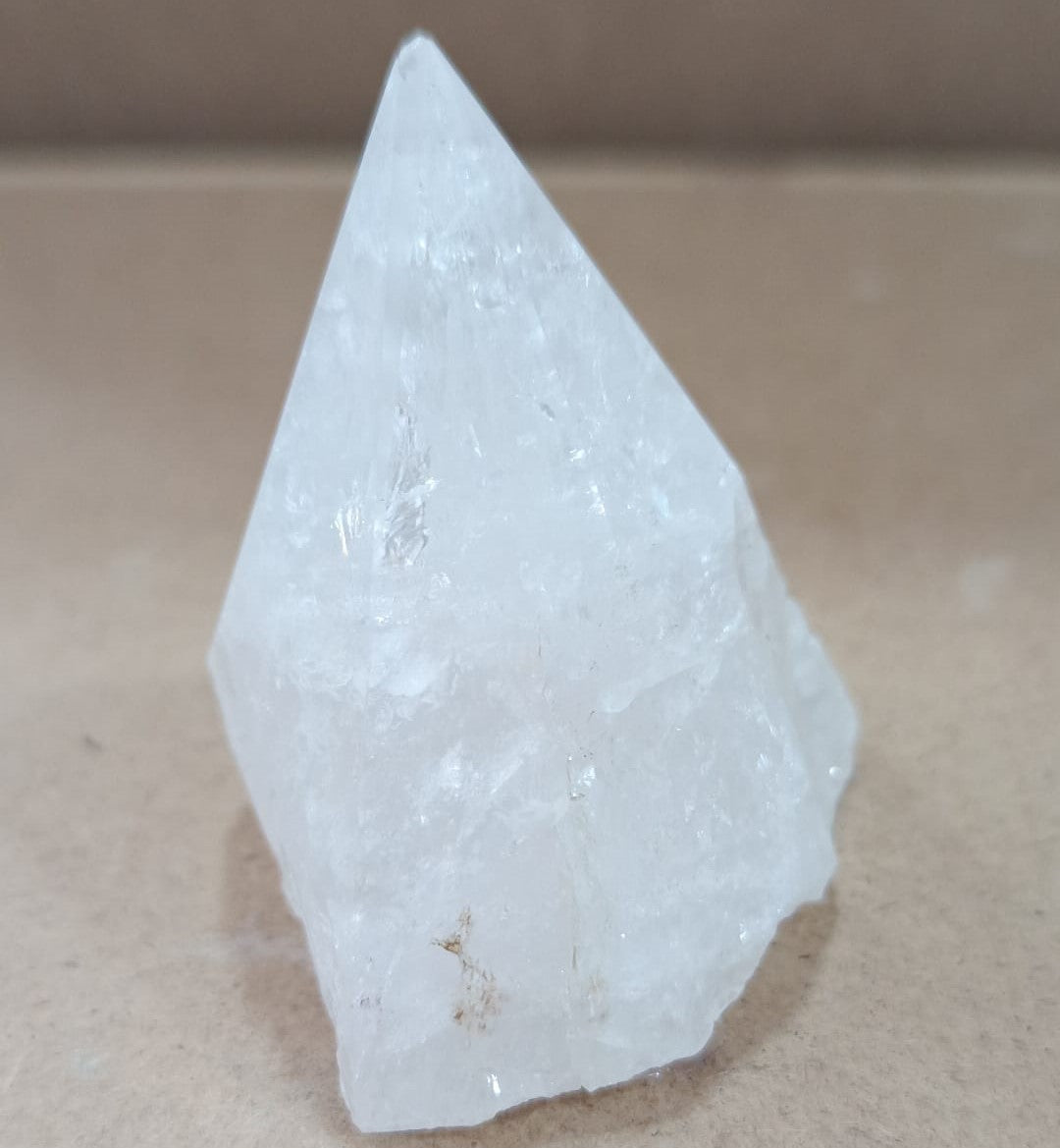 Punta semi-pulida de Cuarzo cristal de roca