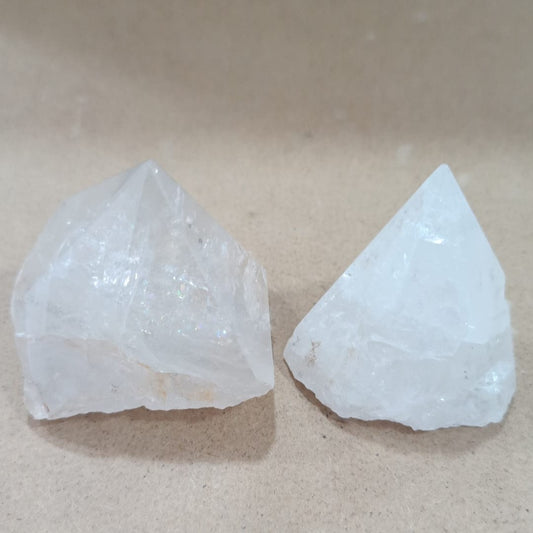 Punta semi-pulida de Cuarzo cristal de roca