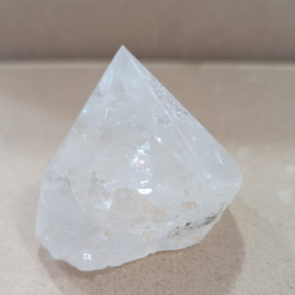 Punta semi-pulida de Cuarzo cristal de roca