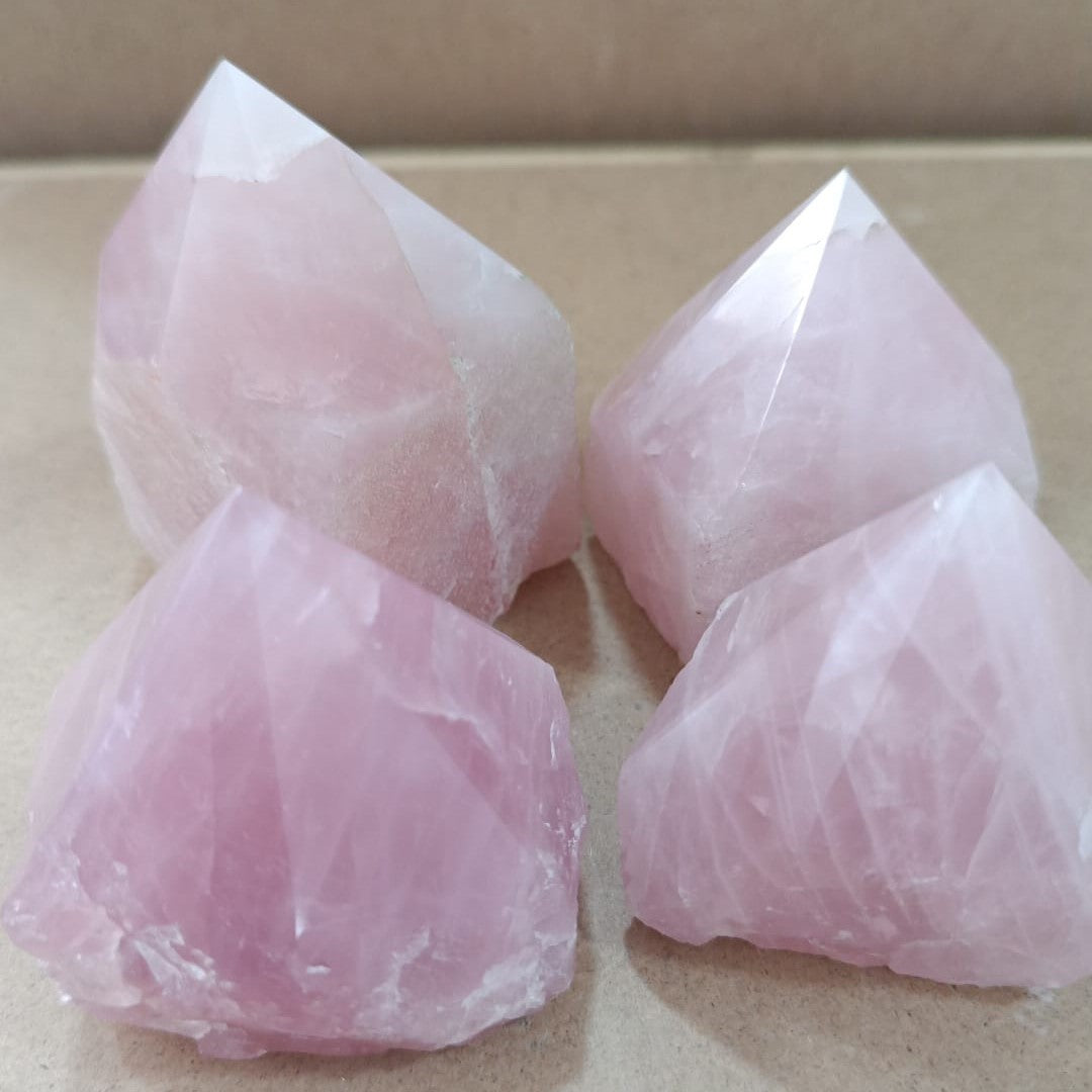 Punta semi-pulida Cuarzo rosa