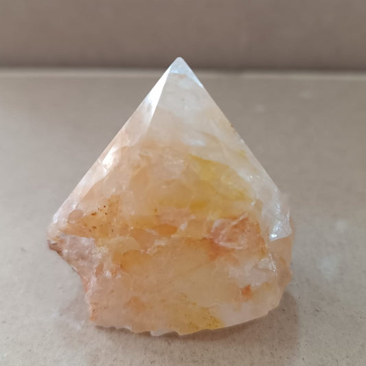 Punta semi-pulida de Cuarzo sanador