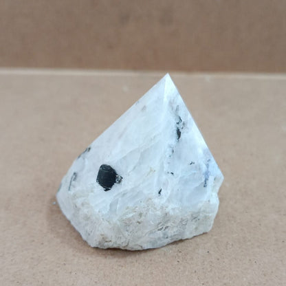 Punta semi-pulida de Piedra luna