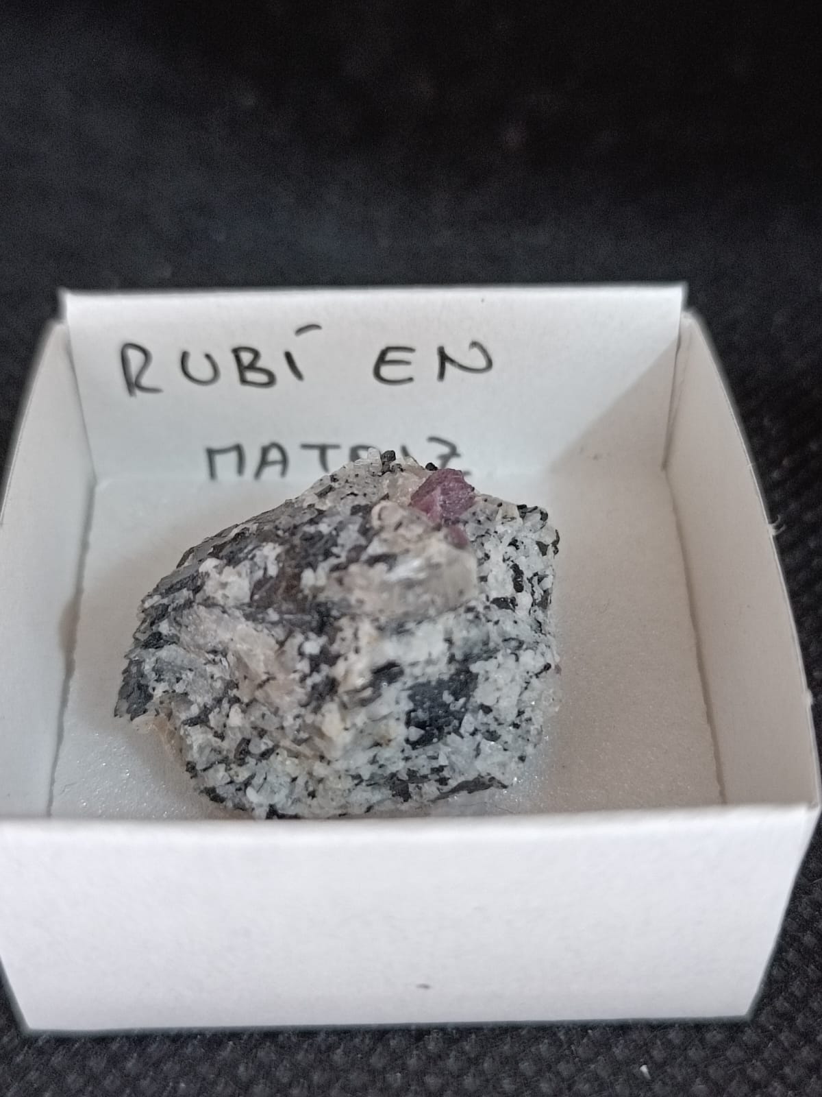 Mineral de colección Rubí en matriz