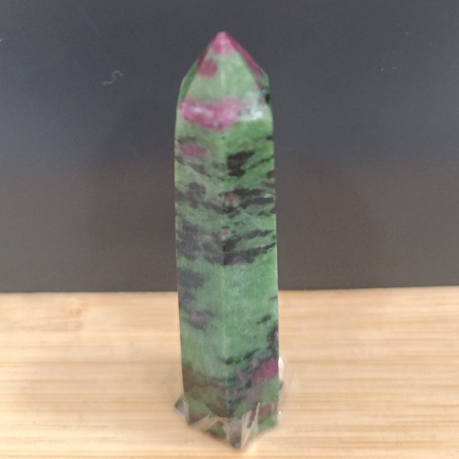 Generador de Rubí con Zoisita