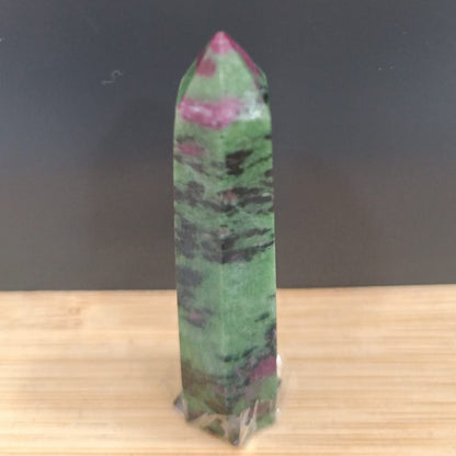 Generador de Rubí con Zoisita