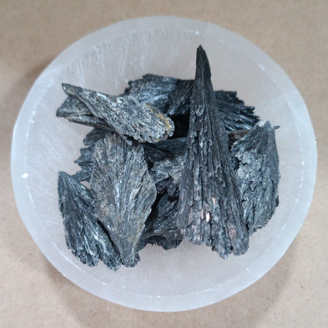 Masivo de Taramita (Cianita negra o Escoba de bruja)