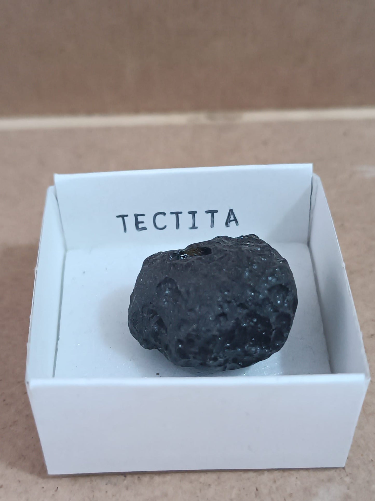 Mineral de colección Tectita