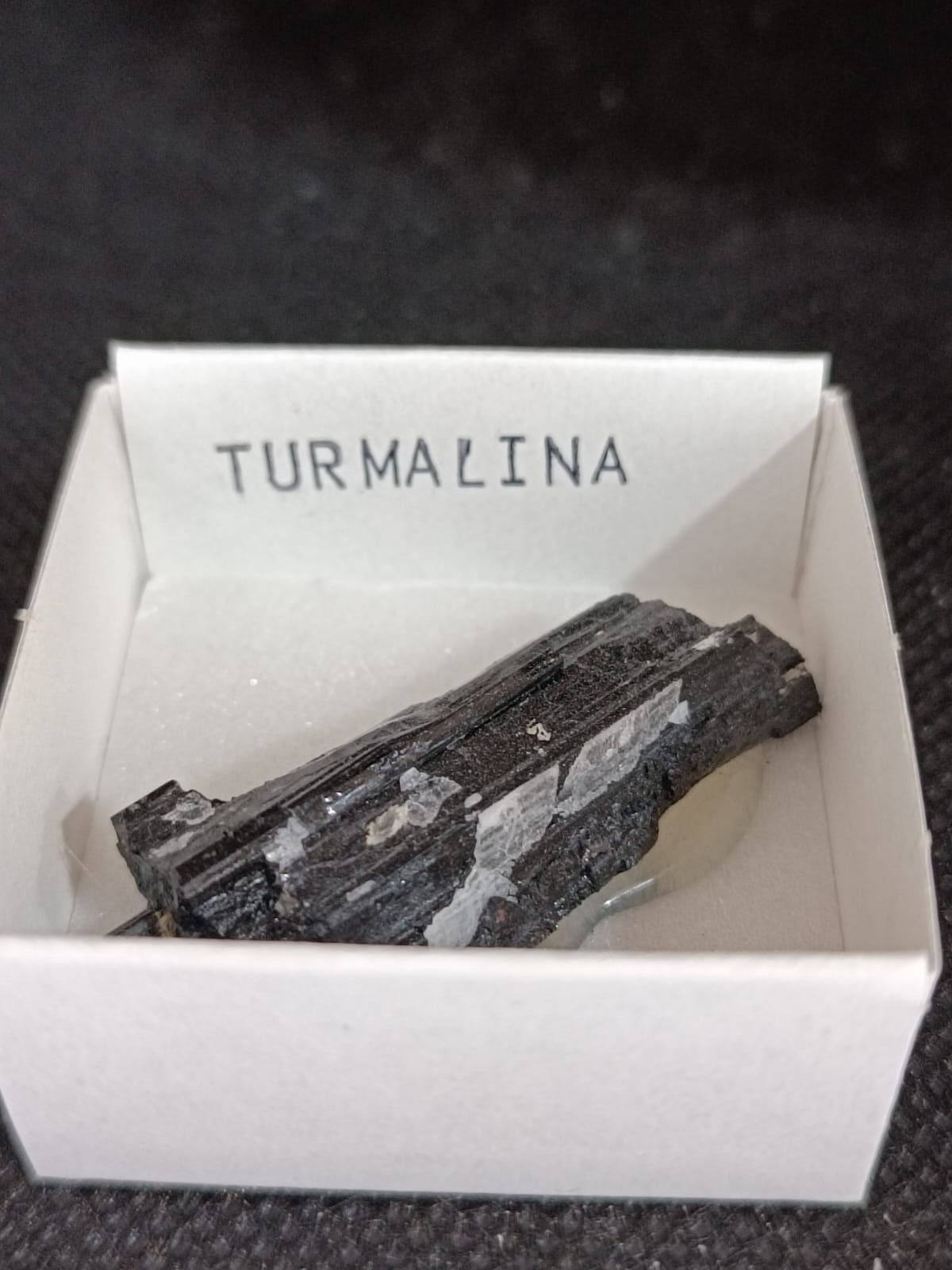 Mineral de colección Turmalina negra