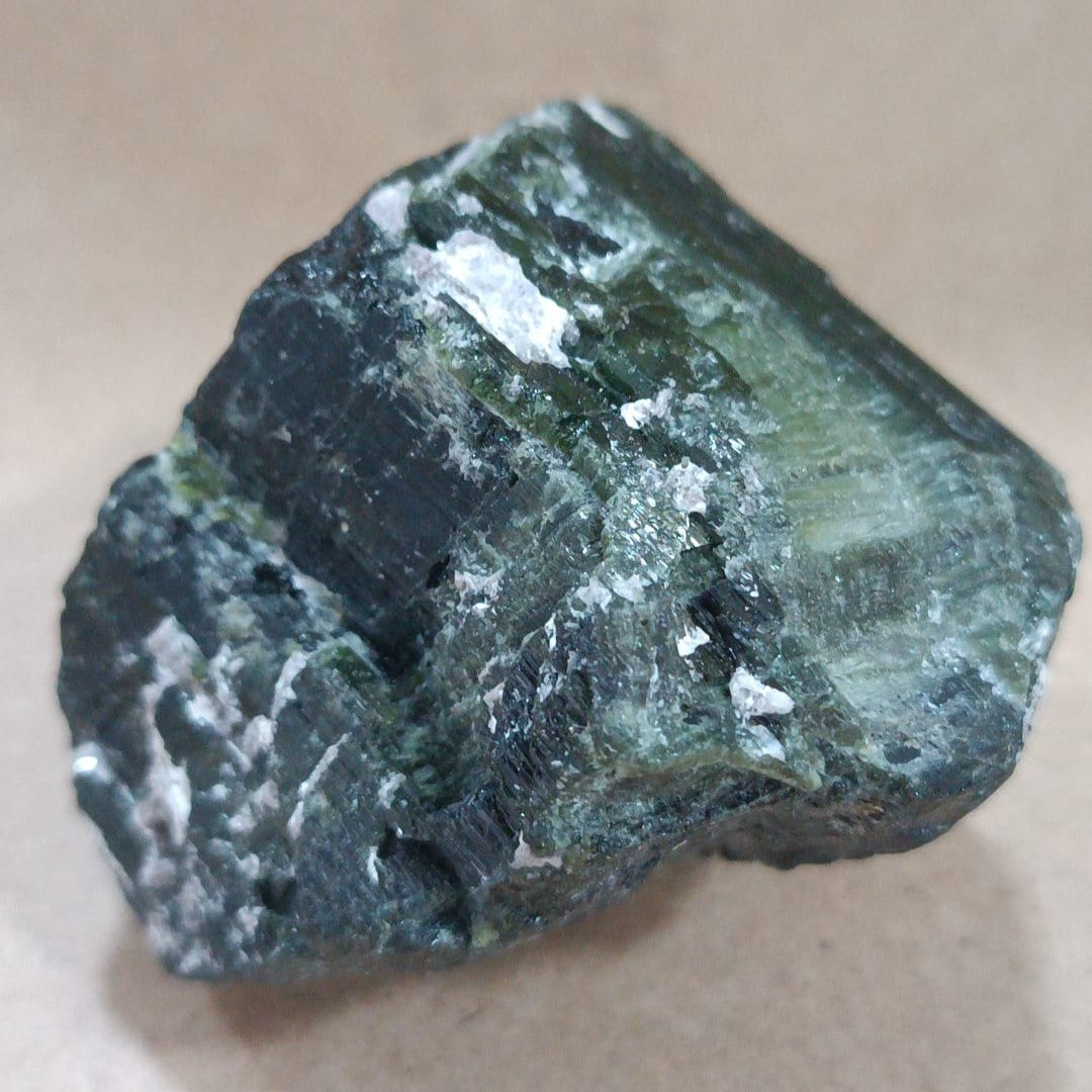 Masivo de Turmalina verde