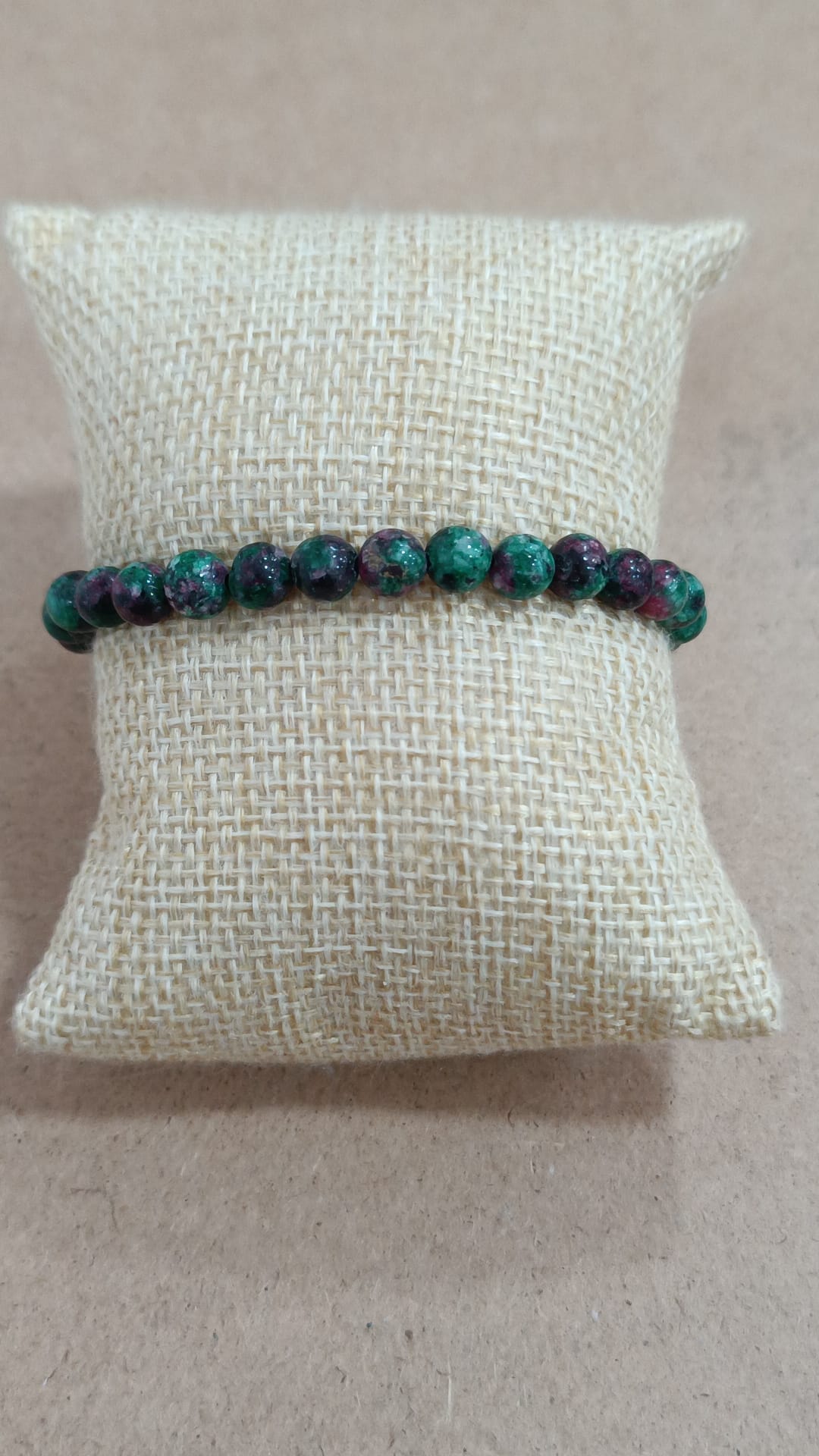 Pulsera elástica de mineral
